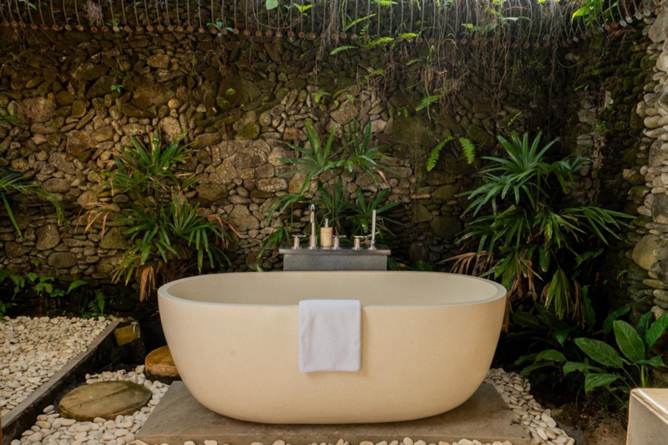 Oma Ubud Esterno foto